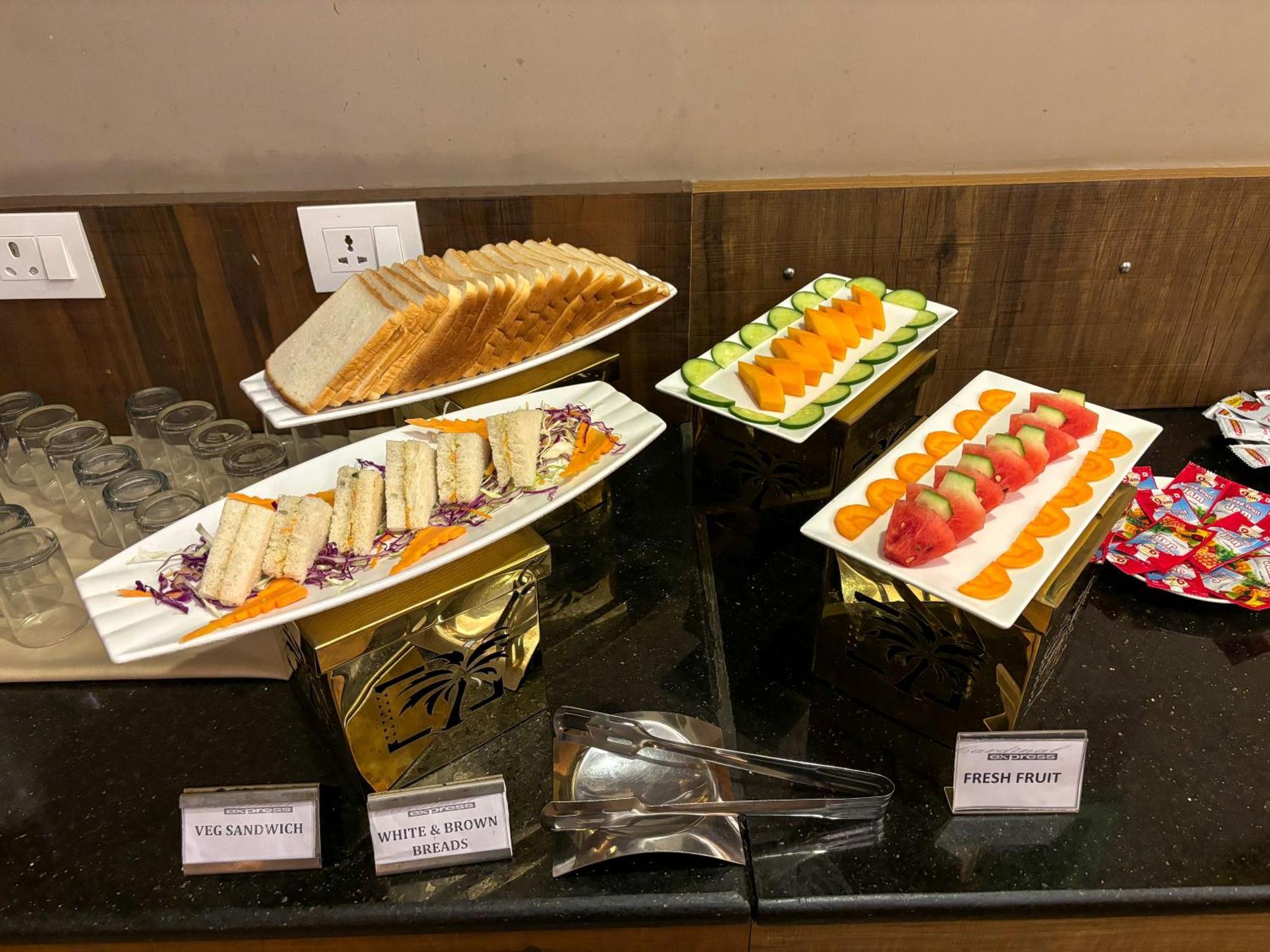 Hotel Oxmo Delhi Airport With Free Airport Transsfer New Delhi Exterior photo